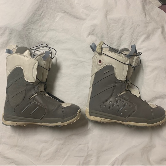 Snowboarding boots - Picture 3 of 4